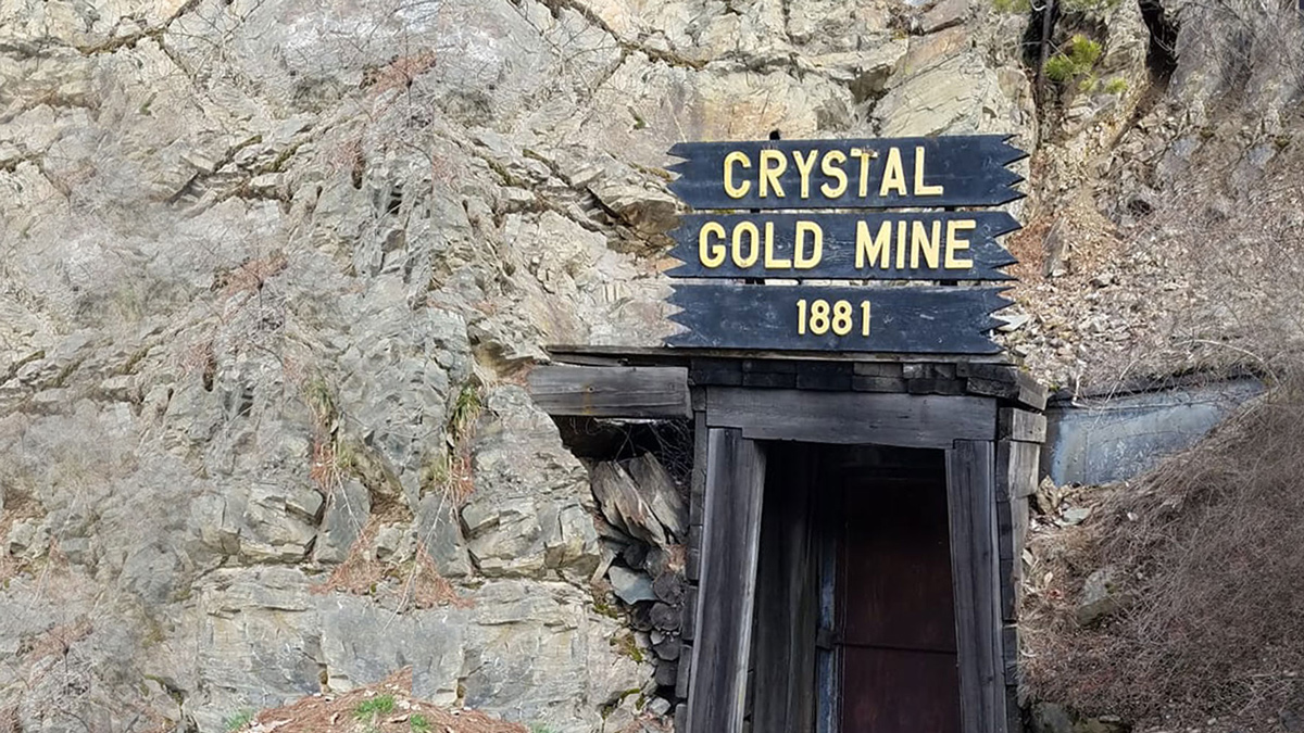 Crystal Cave Springfield Missouri - Old photo - Community Picnic